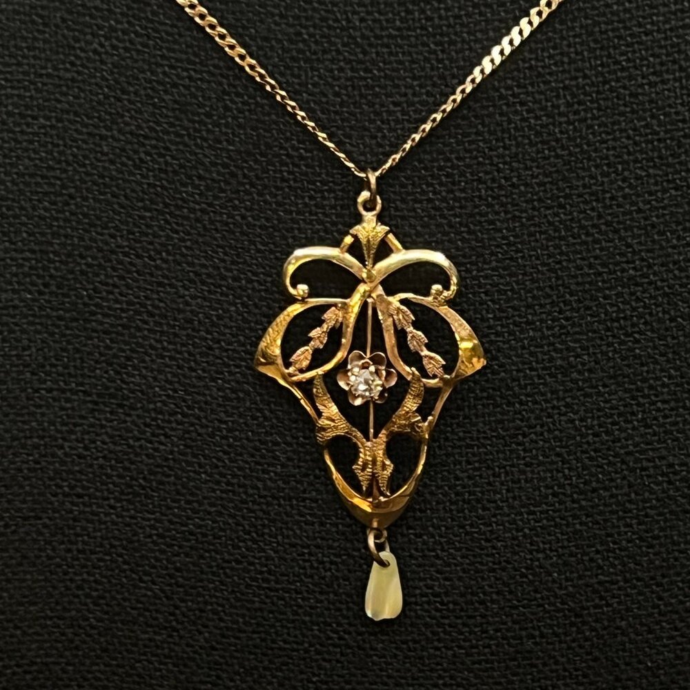 Lavalier Pendant Necklace